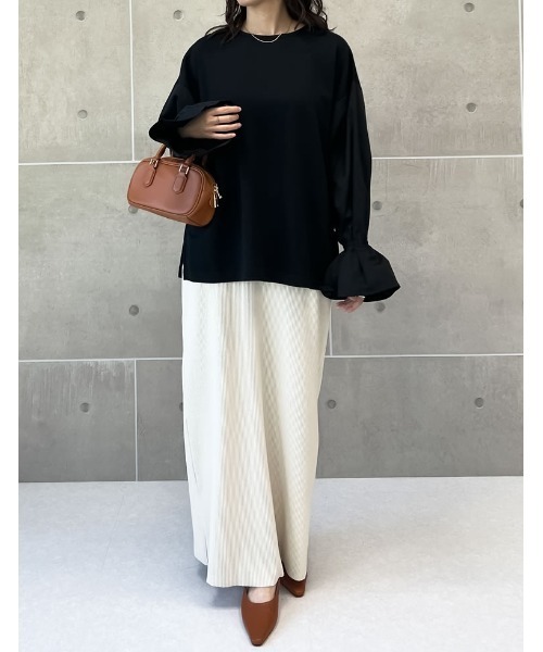 Re:EDIT(リエディ)の「異素材切り替えキャンディースリーブ裏毛トップス(スウェット・レディース・ブラック/ホワイト・MEDIUM/LARGE)」の6枚目の写真