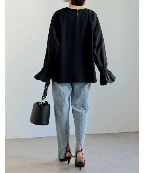 Re:EDIT(リエディ)の「異素材切り替えキャンディースリーブ裏毛トップス(スウェット・レディース・ブラック/ホワイト・MEDIUM/LARGE)」の15枚目の写真