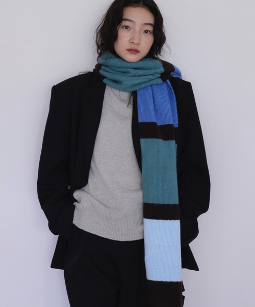 Uenui（ウニュイ）の「【ZOZO限定】ボリューム　ボーダー　マフラー（マフラー・レディース・ブラウン/ブルー/グリーン・FREE）」の15枚目の写真