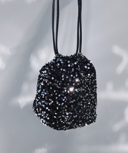 AS KNOW AS plus(アズノゥアズプラス)の「スパンコール巾着バッグ(ショルダーバッグ・レディース・ブラック/ブラック×ゴールド/ブラック×シルバー/シルバー・FREE)」の21枚目の写真