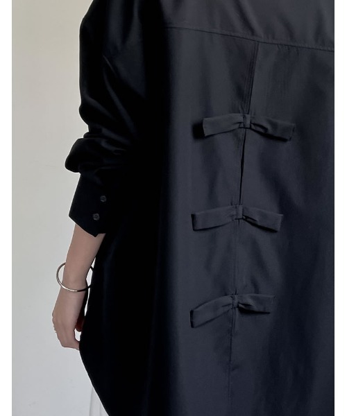 Re:EDIT（リエディ）の「[2024SS COLLECTION][低身長サイズ有]バックリボンオーバーサイズシャツ（シャツ/ブラウス・レディース・ホワイト/ブルー系その他/ブラック・SHORT/MEDIUM/LARGE）」の8枚目の写真