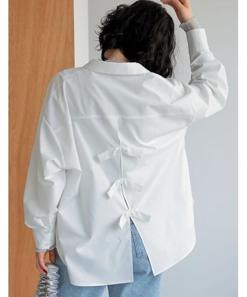 Re:EDIT（リエディ）の「[2024SS COLLECTION][低身長サイズ有]バックリボンオーバーサイズシャツ（シャツ/ブラウス・レディース・ホワイト/ブルー系その他/ブラック・SHORT/MEDIUM/LARGE）」の13枚目の写真