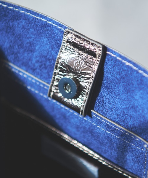 cache cache（カシュ カシュ）の「【cache cache(カシュカシュ)】クラッシュメタリック肩入バケツトート（トートバッグ・レディース・シルバー/ブロンズ・FREE）」の7枚目の写真