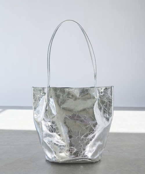cache cache（カシュ カシュ）の「【cache cache(カシュカシュ)】クラッシュメタリック肩入バケツトート（トートバッグ・レディース・シルバー/ブロンズ・FREE）」の15枚目の写真