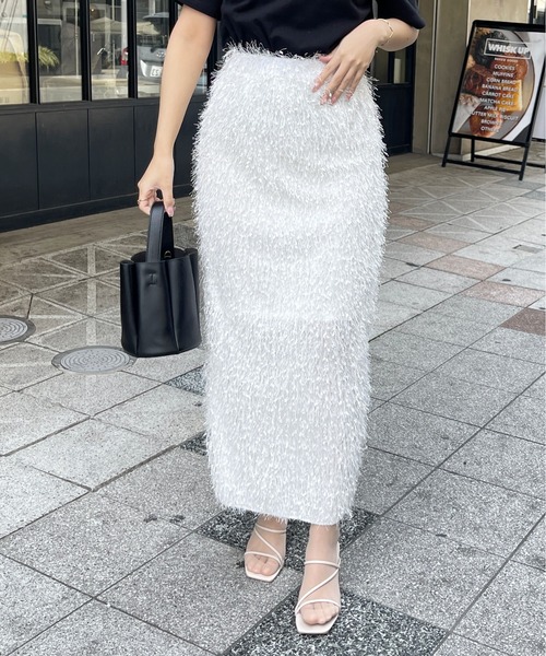 Meli rich(メリーリッチ)の「カットフェザーIラインスカート(スカート・レディース・オフホワイト/ブラック・FREE)」の18枚目の写真