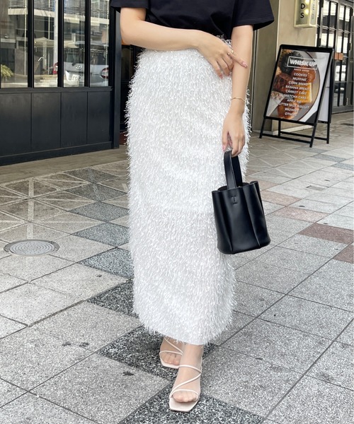 Meli rich(メリーリッチ)の「カットフェザーIラインスカート(スカート・レディース・オフホワイト/ブラック・FREE)」の19枚目の写真