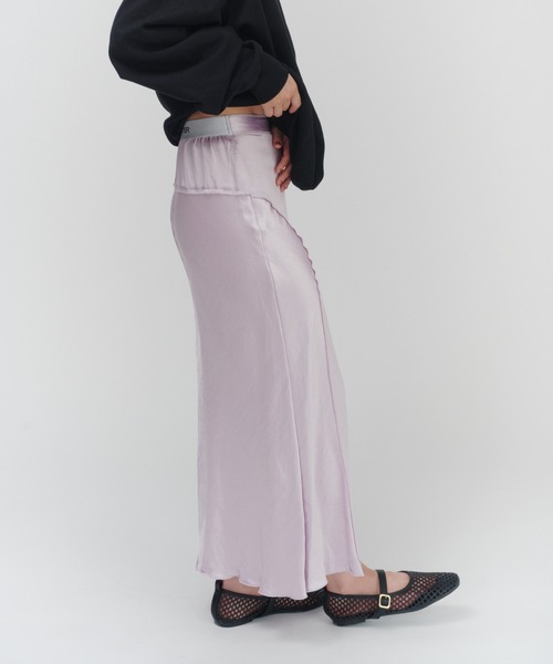 THINGS THAT MATTER(シングス ザット マター)の「ACETATE SATIN MAXI SKIRT / アセテートサテンマキシスカート(スカート・レディース・ブラック/クリーム/オフホワイト/ライトグレー/ラベンダー/グリーン・1/2)」の16枚目の写真