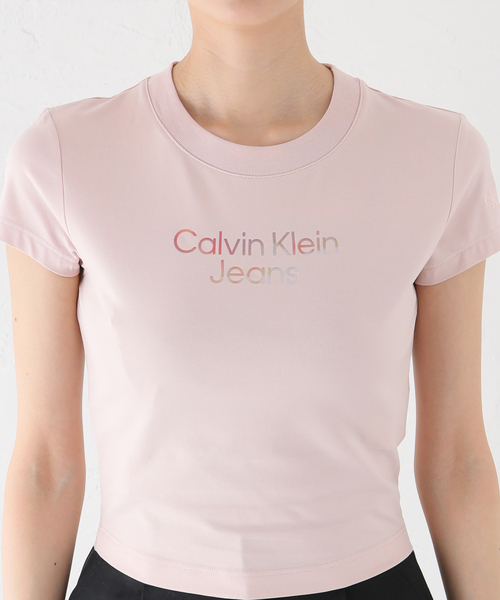 JOINT WORKS（ジョイントワークス）の「【Calvin Klein Jeans / カルバン クライン ジーンズ】 A-SS DIFFUSED LOGO（Tシャツ/カットソー・レディース・ホワイト/ピンク・SMALL）」の15枚目の写真