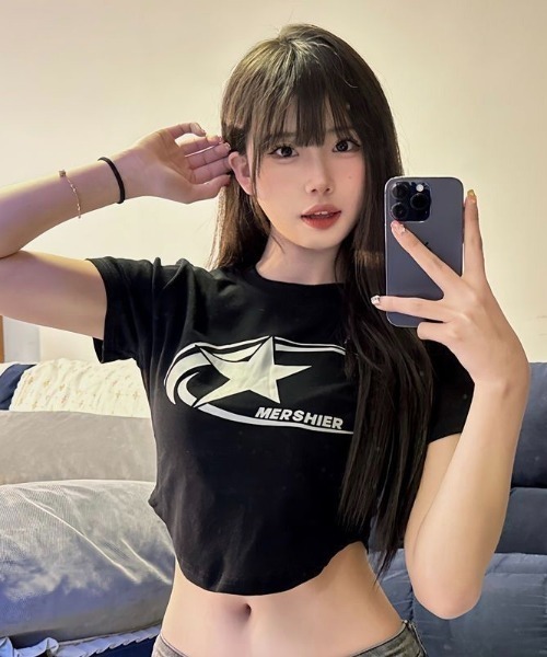 SHEENA（シーナ）の「メタルスタープリントショート丈Ｔシャツ（Tシャツ/カットソー・レディース・ブラック/ネイビー・M）」の8枚目の写真