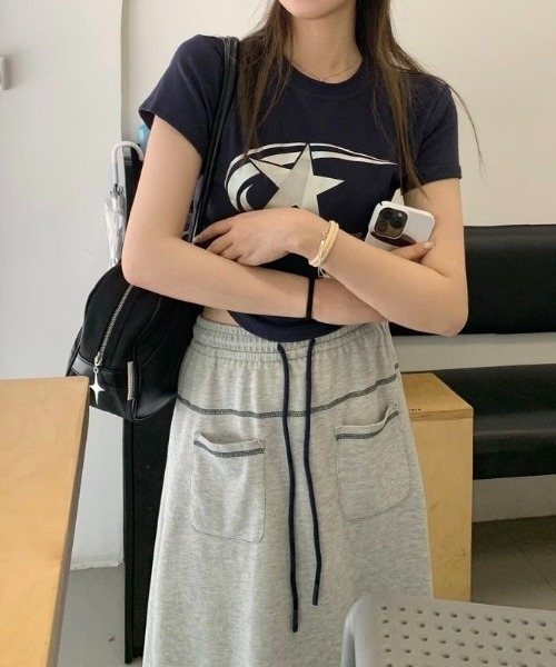 SHEENA（シーナ）の「メタルスタープリントショート丈Ｔシャツ（Tシャツ/カットソー・レディース・ブラック/ネイビー・M）」の13枚目の写真