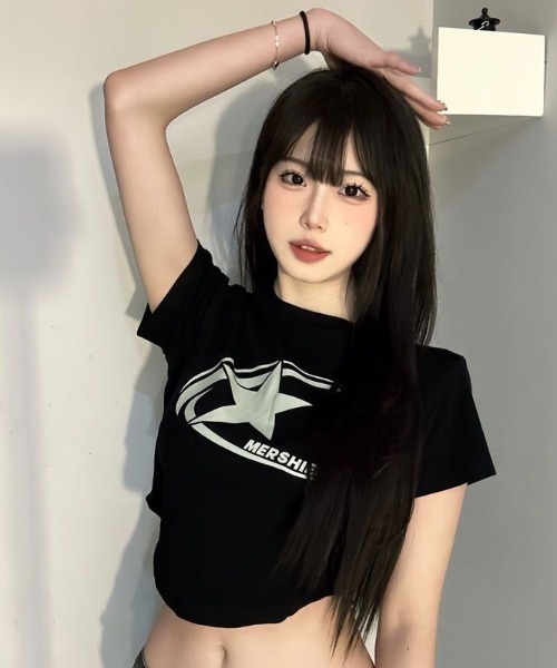 SHEENA（シーナ）の「メタルスタープリントショート丈Ｔシャツ（Tシャツ/カットソー・レディース・ブラック/ネイビー・M）」の4枚目の写真