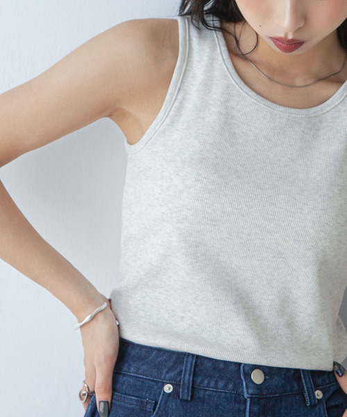 Chillfar(チルファー)の「カップ付き デイリーカラータンク(タンクトップ・レディース・オートミール/ブラック系/ホワイト/ブラウン/ブラック/グレイッシュベージュ/アイボリー/ブラウン系/グレー/グレー系・FREE)」の10枚目の写真