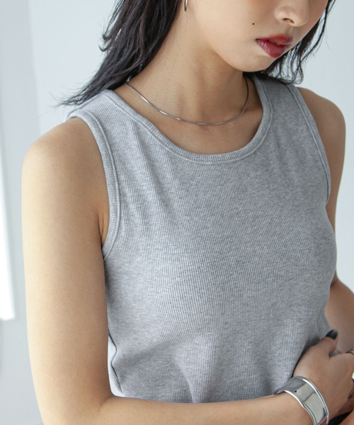 Chillfar(チルファー)の「カップ付き デイリーカラータンク(タンクトップ・レディース・オートミール/ブラック系/ホワイト/ブラウン/ブラック/グレイッシュベージュ/アイボリー/ブラウン系/グレー/グレー系・FREE)」の6枚目の写真