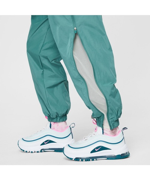 NIKE（ナイキ）の「NIKE/ナイキ キッズ ロンパン NY G NSW ダンス ウーブンパンツ FN8659-361（その他パンツ・キッズ・ブルーグリーン・130cm/140cm/160cm/150cm）」の4枚目の写真