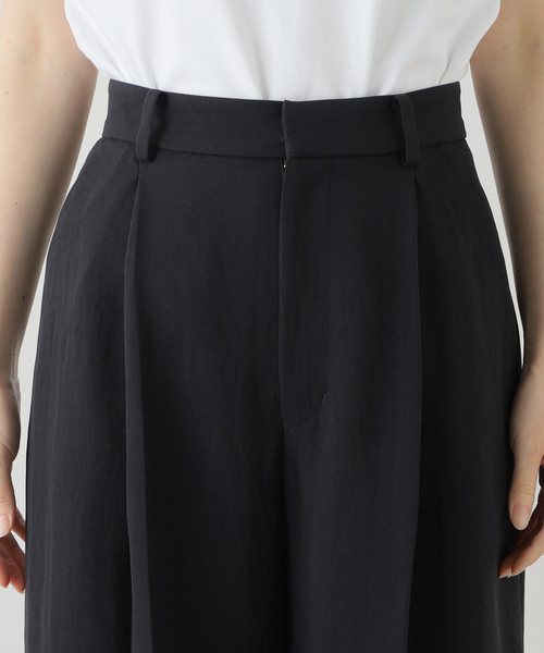 Noble（ノーブル）の「フロントタックハーフパンツ（その他