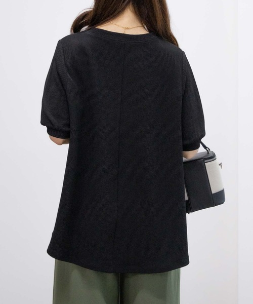NAVY(ネイビー)の「NAVY エンボス プルオーバー(Tシャツ/カットソー・レディース・オフホワイト/ベージュ/ブラック・M/L)」の7枚目の写真