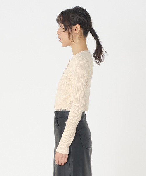 Levi's（リーバイス）の「Levi's/リーバイス DRY GOODS ヘンリーネックカットソー ベージュ OATMEAL（Tシャツ/カットソー・レディース・オフホワイト・M/S/XS）」の9枚目の写真