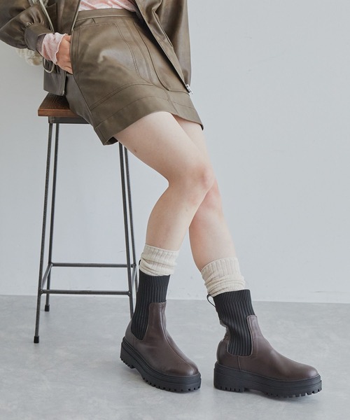 Juze(ジュゼ)の「CASUAL タンクソールサイドニットブーツ(ブーツ・レディース・オフホワイト/ブラック/ダークブラウン・L/S/M)」の22枚目の写真