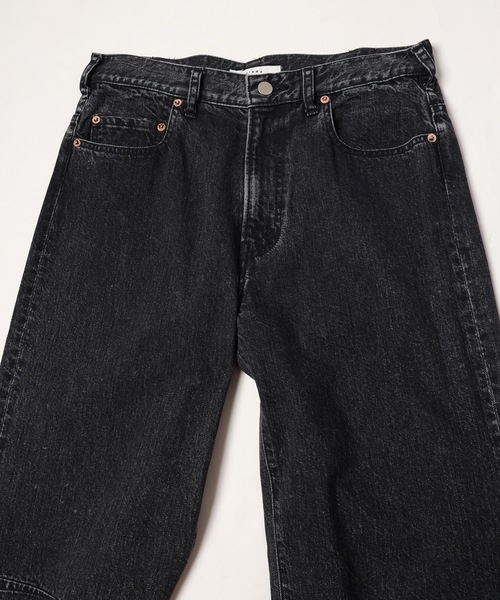 JIEDA(ジエダ)の「SKIRT DENIM PANTS(デニムパンツ・メンズ・ブラック/インディゴブルー・1/2)」の8枚目の写真