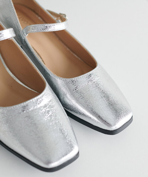 DISCOAT（ディスコート）の「ストラップシューズ（パンプス・レディース・シルバー/ブラック・MEDIUM/LARGE）」の14枚目の写真