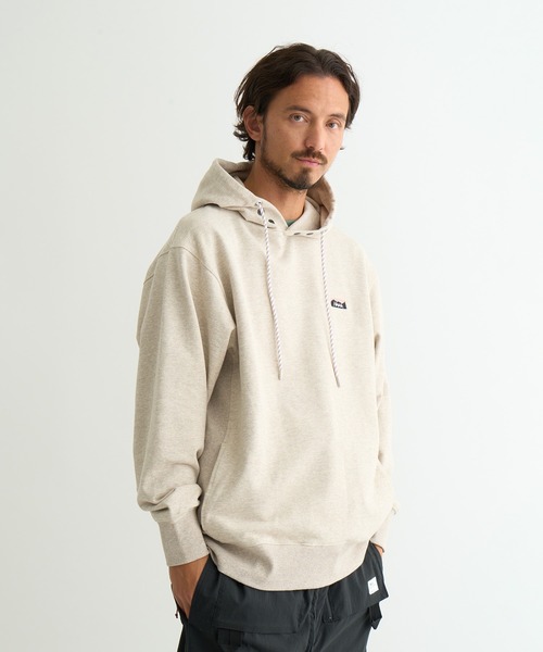 NANGA（ナンガ）の「ECO HYBRID MINI BOX LOGO EMBROIDERY SWEAT HOODIE/エコハイブリッド ミニボックスロゴ エンブロイダリー パーカー（パーカー・メンズ・ライトグレー/オートミール/ブラック/セージグリーン/ホワイト/オレンジ/ブラック系その他・S/M/L/XL）」の14枚目の写真