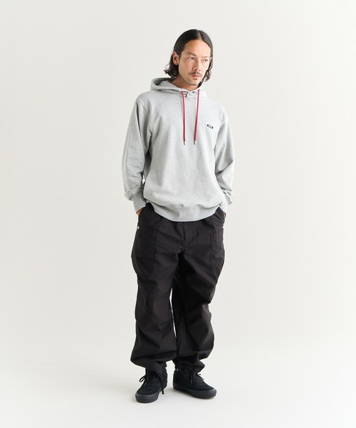 NANGA（ナンガ）の「ECO HYBRID MINI BOX LOGO EMBROIDERY SWEAT HOODIE/エコハイブリッド ミニボックスロゴ エンブロイダリー パーカー（パーカー・メンズ・ライトグレー/オートミール/ブラック/セージグリーン/ホワイト/オレンジ/ブラック系その他・S/M/L/XL）」の8枚目の写真