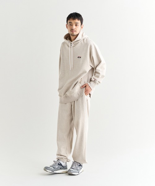 NANGA（ナンガ）の「ECO HYBRID MINI BOX LOGO EMBROIDERY SWEAT HOODIE/エコハイブリッド ミニボックスロゴ エンブロイダリー パーカー（パーカー・メンズ・ライトグレー/オートミール/ブラック/セージグリーン/ホワイト/オレンジ/ブラック系その他・S/M/L/XL）」の12枚目の写真