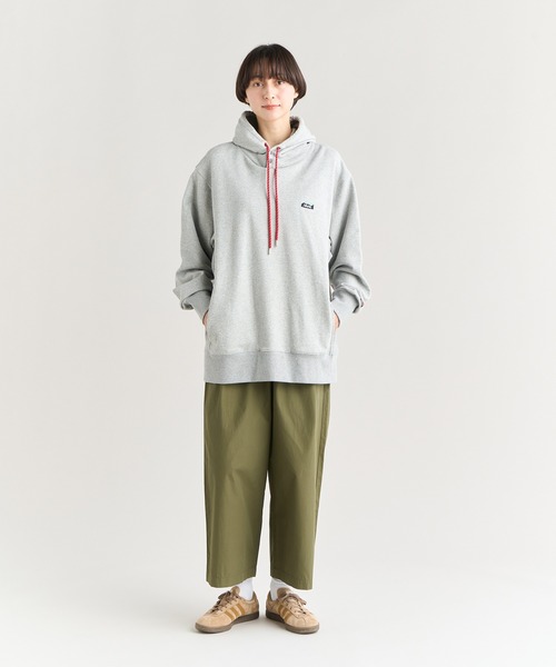 NANGA（ナンガ）の「ECO HYBRID MINI BOX LOGO EMBROIDERY SWEAT HOODIE/エコハイブリッド ミニボックスロゴ エンブロイダリー パーカー（パーカー・メンズ・ライトグレー/オートミール/ブラック/セージグリーン/ホワイト/オレンジ/ブラック系その他・S/M/L/XL）」の20枚目の写真