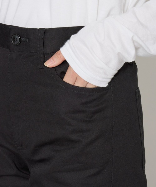 BABYLONE（バビロン）の「ライトチノフレアパンツ（チノパンツ・レディース・ベージュ/ブラック・38inch/36inch）」の4枚目の写真