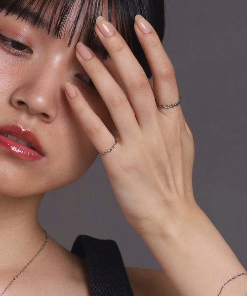 LHME(エルエイチエムイー)の「【WEB限定】 “Moment”くるくるピンキーリング/サージカルステンレス(金属アレルギー対応)【LHME / エルエイチエムイー】(リング・レディース・シルバー/ゴールド・3号/2号)」の9枚目の写真