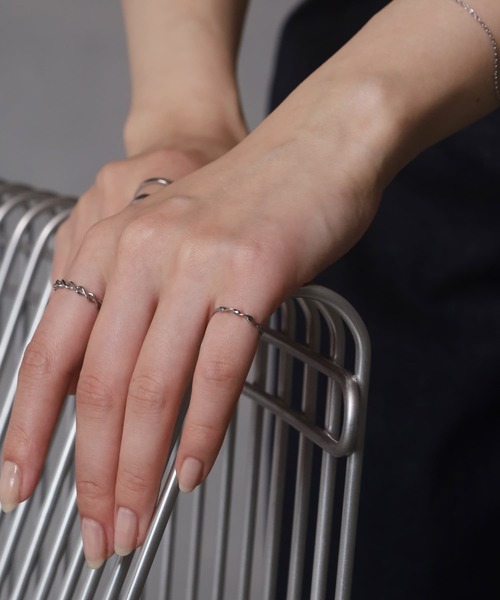 LHME(エルエイチエムイー)の「【WEB限定】 “Moment”くるくるピンキーリング/サージカルステンレス(金属アレルギー対応)【LHME / エルエイチエムイー】(リング・レディース・シルバー/ゴールド・3号/2号)」の11枚目の写真