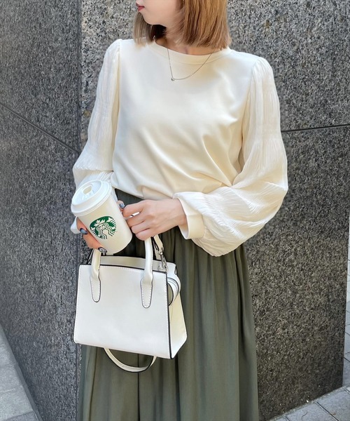 clear（クリア）の「マジョリカプリーツドッキングトップス [大人可愛い ボリューム感 着心地抜群]≪再入荷≫（Tシャツ/カットソー・レディース・ブラック/ピンクベージュ/アイボリー・F）」の2枚目の写真