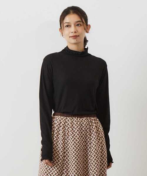 MELROSE claire（メルローズ クレール）の「【合わせ易さ抜群♪薄手テレコタートルネックプルオーバー】（Tシャツ/カットソー・レディース・オフホワイト/グレイッシュベージュ/ブラック/イエロー・FREE）」の3枚目の写真