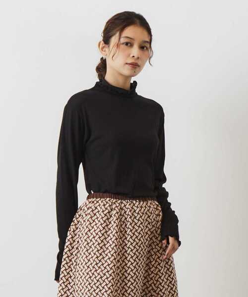 MELROSE claire（メルローズ クレール）の「【合わせ易さ抜群♪薄手テレコタートルネックプルオーバー】（Tシャツ/カットソー・レディース・オフホワイト/グレイッシュベージュ/ブラック/イエロー・FREE）」の5枚目の写真