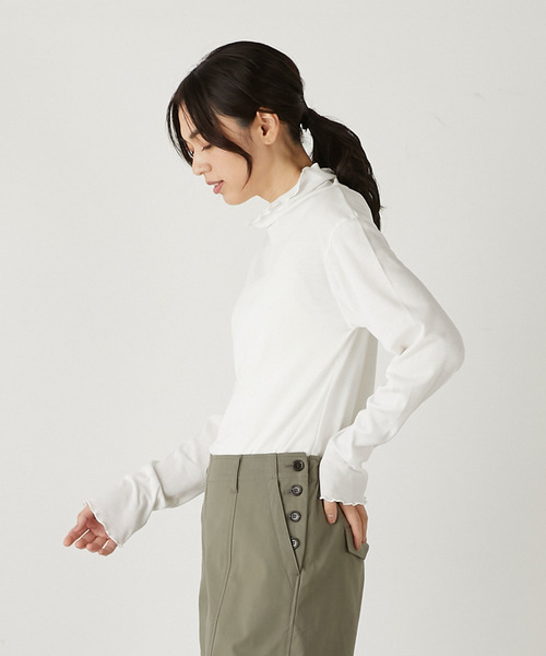 MELROSE claire（メルローズ クレール）の「【合わせ易さ抜群♪薄手テレコタートルネックプルオーバー】（Tシャツ/カットソー・レディース・オフホワイト/グレイッシュベージュ/ブラック/イエロー・FREE）」の14枚目の写真