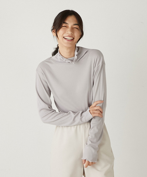 MELROSE claire（メルローズ クレール）の「【合わせ易さ抜群♪薄手テレコタートルネックプルオーバー】（Tシャツ/カットソー・レディース・オフホワイト/グレイッシュベージュ/ブラック/イエロー・FREE）」の21枚目の写真