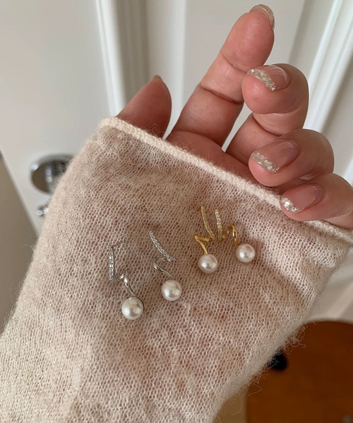 LA VORAGINE(ラ ヴォラジネ)の「スパイラルパールピアス(両耳用)(ピアス(両耳用)・レディース・ゴールド/シルバー・FREE)」の8枚目の写真