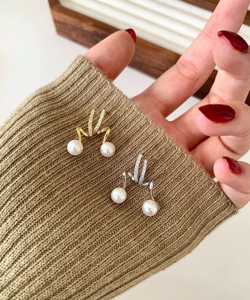 LA VORAGINE(ラ ヴォラジネ)の「スパイラルパールピアス(両耳用)(ピアス(両耳用)・レディース・ゴールド/シルバー・FREE)」の10枚目の写真