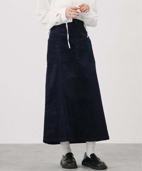 1chaku.（イッチャク）の「コーデュロイパッチポケットスカート（スカート・レディース・グリーン/ネイビー/ベージュ/ライトベージュ/ブラック/オフホワイト/ダークグリーン/ブラウン・マルチサイズ）」の8枚目の写真