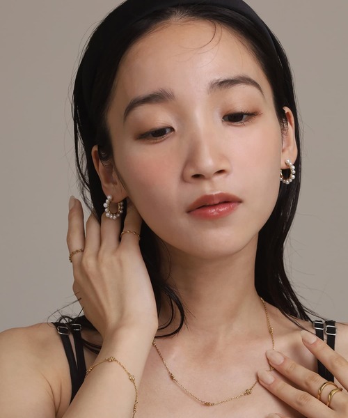 LHME（エルエイチエムイー）の「【WEB限定】“MELLOW”パールフープピアス/サージカルステンレス（金属アレルギー対応）【LHME / エルエイチエムイー】（ピアス（両耳用）・レディース・ゴールド・ONE SIZE）」の15枚目の写真