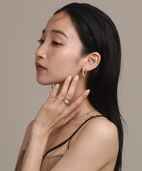 LHME（エルエイチエムイー）の「【WEB限定】“MELLOW”パールフープピアス/サージカルステンレス（金属アレルギー対応）【LHME / エルエイチエムイー】（ピアス（両耳用）・レディース・ゴールド・ONE SIZE）」の13枚目の写真