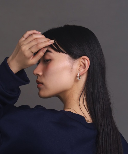LHME（エルエイチエムイー）の「【WEB限定】“MELLOW”パールフープピアス/サージカルステンレス（金属アレルギー対応）【LHME / エルエイチエムイー】（ピアス（両耳用）・レディース・ゴールド・ONE SIZE）」の3枚目の写真