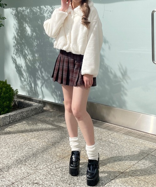 one way(ワンウェイ)の「ファーショートジャケット(その他アウター・レディース・グレー/ブラック/ベージュ/ホワイト/ピンク・FREE)」の9枚目の写真