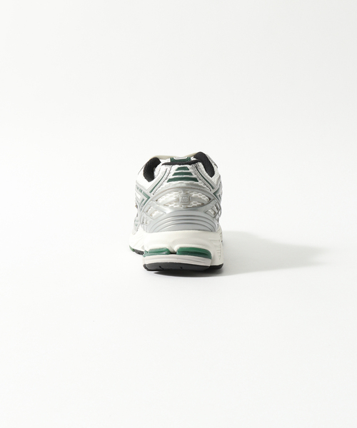 NEW BALANCE(ニューバランス)の「New Balance(ニューバランス) M1906REU(スニーカー・メンズ・シルバー・25.5cm/26cm/26.5cm/27cm/27.5cm/28cm)」の8枚目の写真