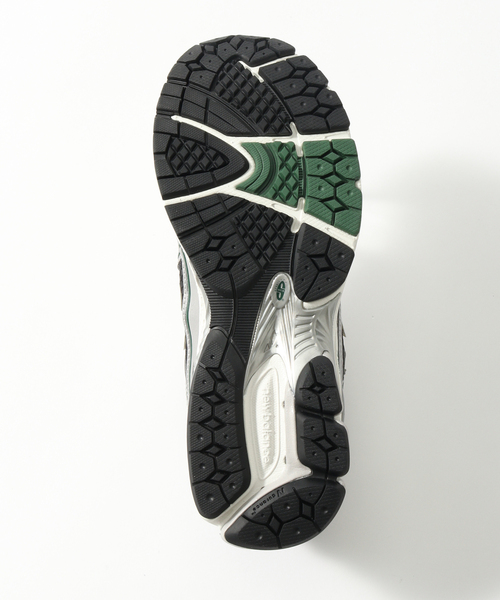 NEW BALANCE(ニューバランス)の「New Balance(ニューバランス) M1906REU(スニーカー・メンズ・シルバー・25.5cm/26cm/26.5cm/27cm/27.5cm/28cm)」の12枚目の写真