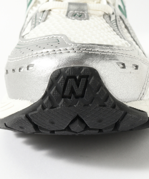 NEW BALANCE(ニューバランス)の「New Balance(ニューバランス) M1906REU(スニーカー・メンズ・シルバー・25.5cm/26cm/26.5cm/27cm/27.5cm/28cm)」の17枚目の写真