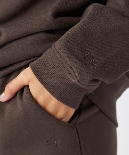 Ocean Pacific（オーシャンパシフィック）の「【OP/オーピー】【限定商品】ユニセックス裏起毛ロゴスウェット　トレーナー　クルースウェット　カレッジロゴ（スウェット・レディース・バーガンディー/ホワイト/チャコール/ヘザーグレー/チャコールグレー・SMALL/MEDIUM/X-LARGE/LARGE）」の14枚目の写真