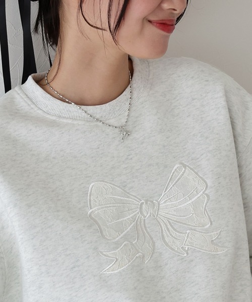 BLUEEAST（ブルーイースト）の「レースリボン刺繍スウェット（スウェット・レディース・アイボリー/グレー/チャコールグレー・MEDIUM）」の5枚目の写真