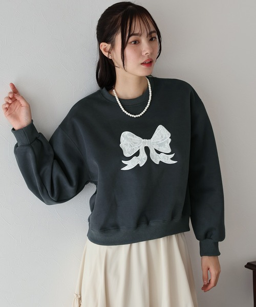 BLUEEAST（ブルーイースト）の「レースリボン刺繍スウェット（スウェット・レディース・アイボリー/グレー/チャコールグレー・MEDIUM）」の8枚目の写真