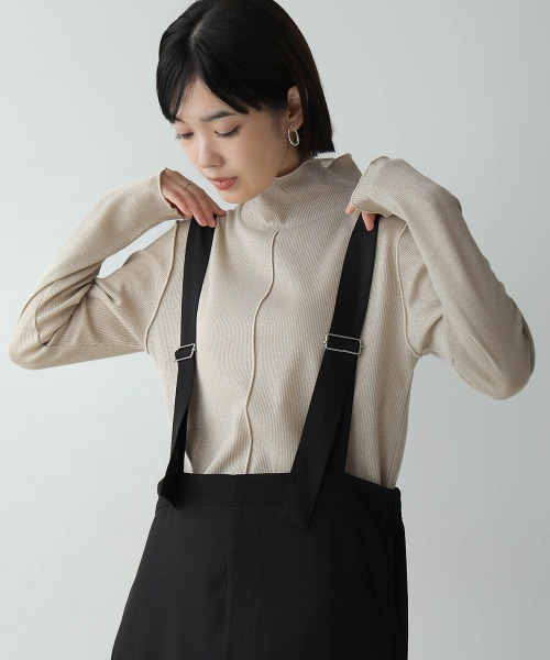Bou Jeloud(ブージュルード)の「シルバーラメハイネックインナー(Tシャツ/カットソー・レディース・ブラック/ベージュ/ライトグレー・FREE)」の1枚目の写真